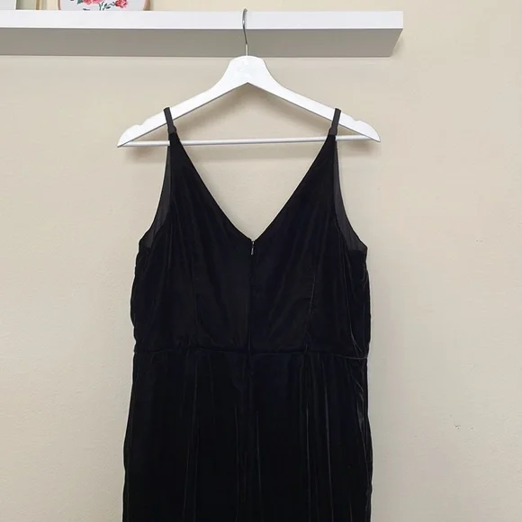 Banana Republic Cropped Velvet Jumpsuit - Picture 3 of 4